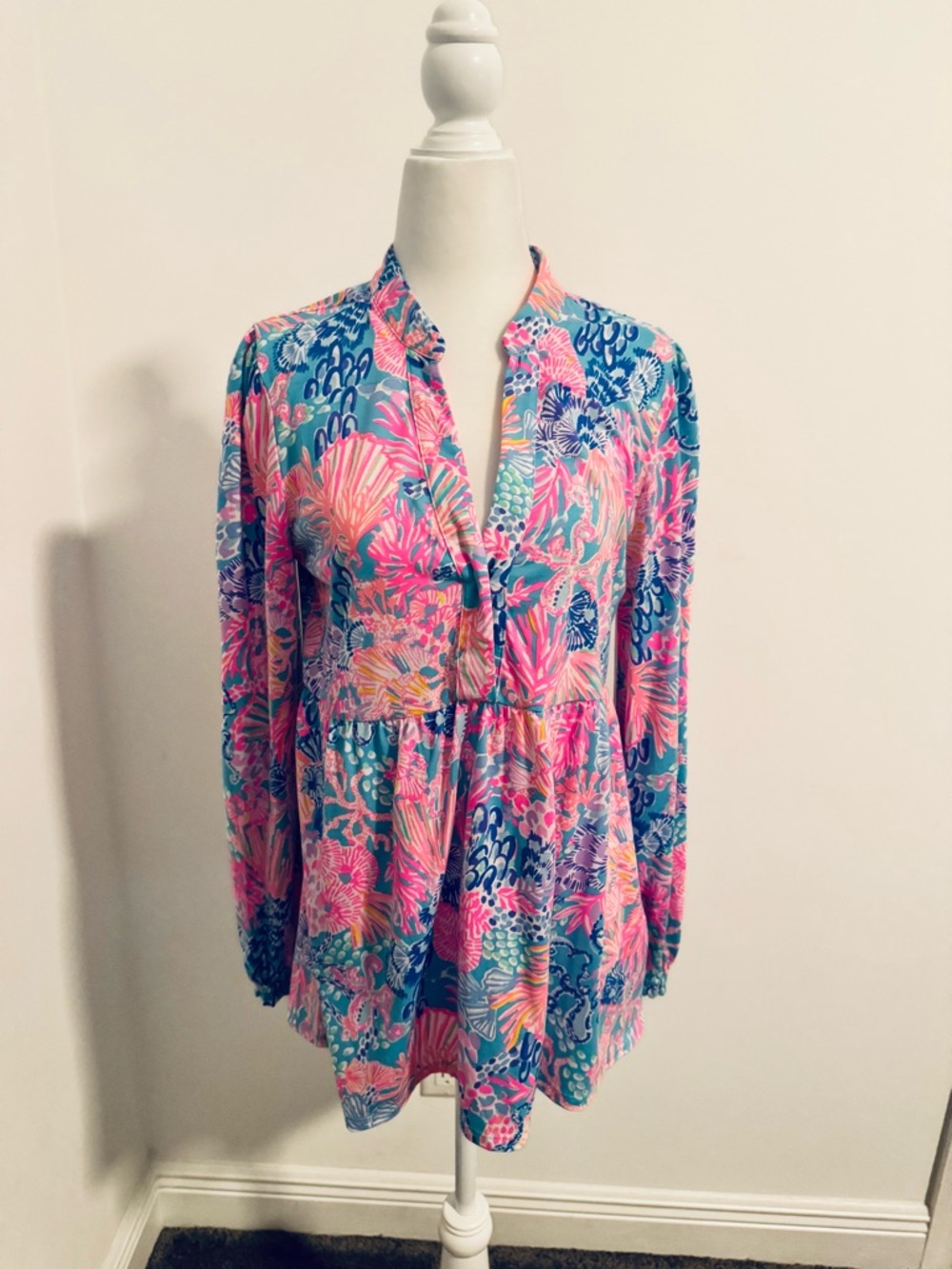 EUC Lilly Pulitzer Vibrant Floral Peasant Blouse in Pink & Blue
